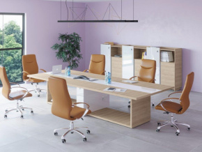 TREVIX - Jednací stoly zrcadlí designérský záměr, založený na jednoduchých formách a kombinaci dekorů na stolové desce.