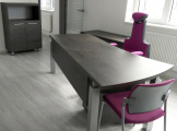 2020 - Zásoby s.r.o. - vybavení tří kanceláří v Č. Budějovicích reprezentativním nábytkem a židlemi